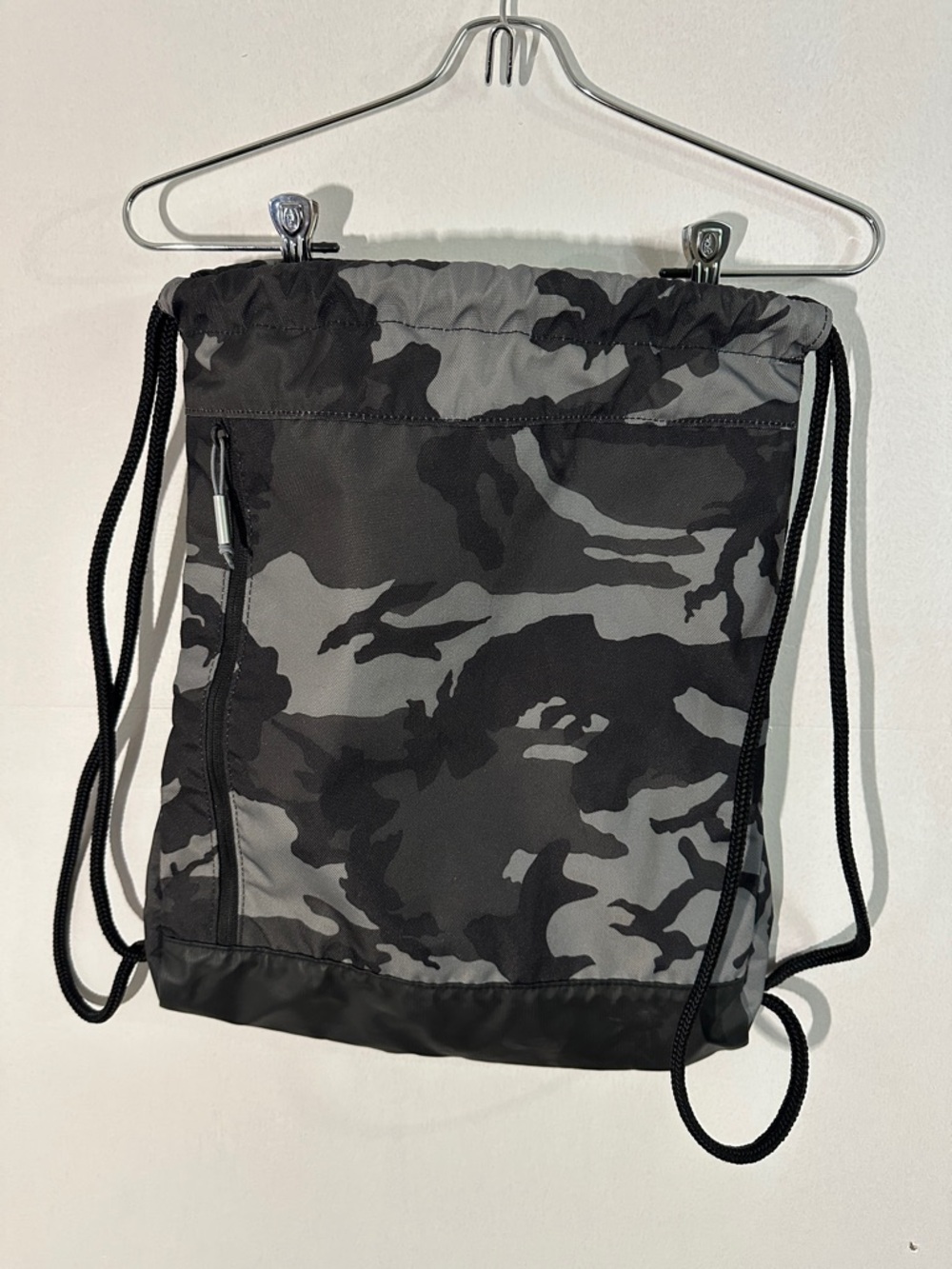 Nike Men's Gray & Black Camo Drawstring Backpack